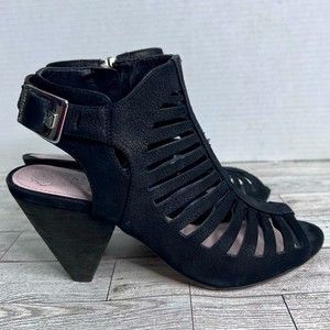 Vince Camuto Women’s Black heels size 6.5